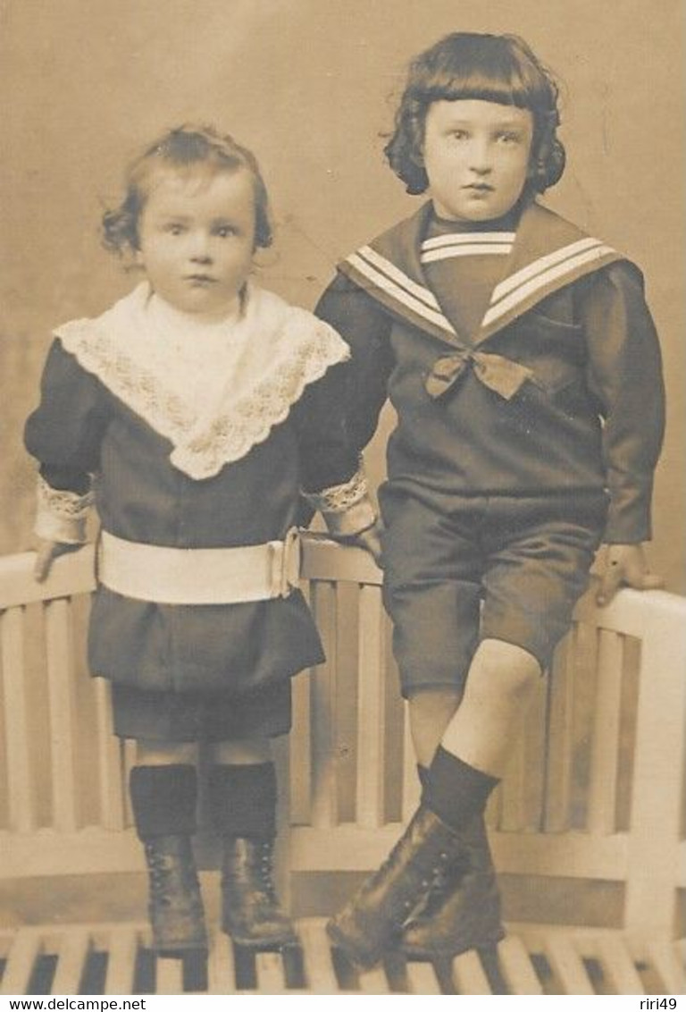 Carte Photo Enfants , Voir Scanne  Photo E.JOTTE-LATOUCHE BREST-29 - Gruppi Di Bambini & Famiglie