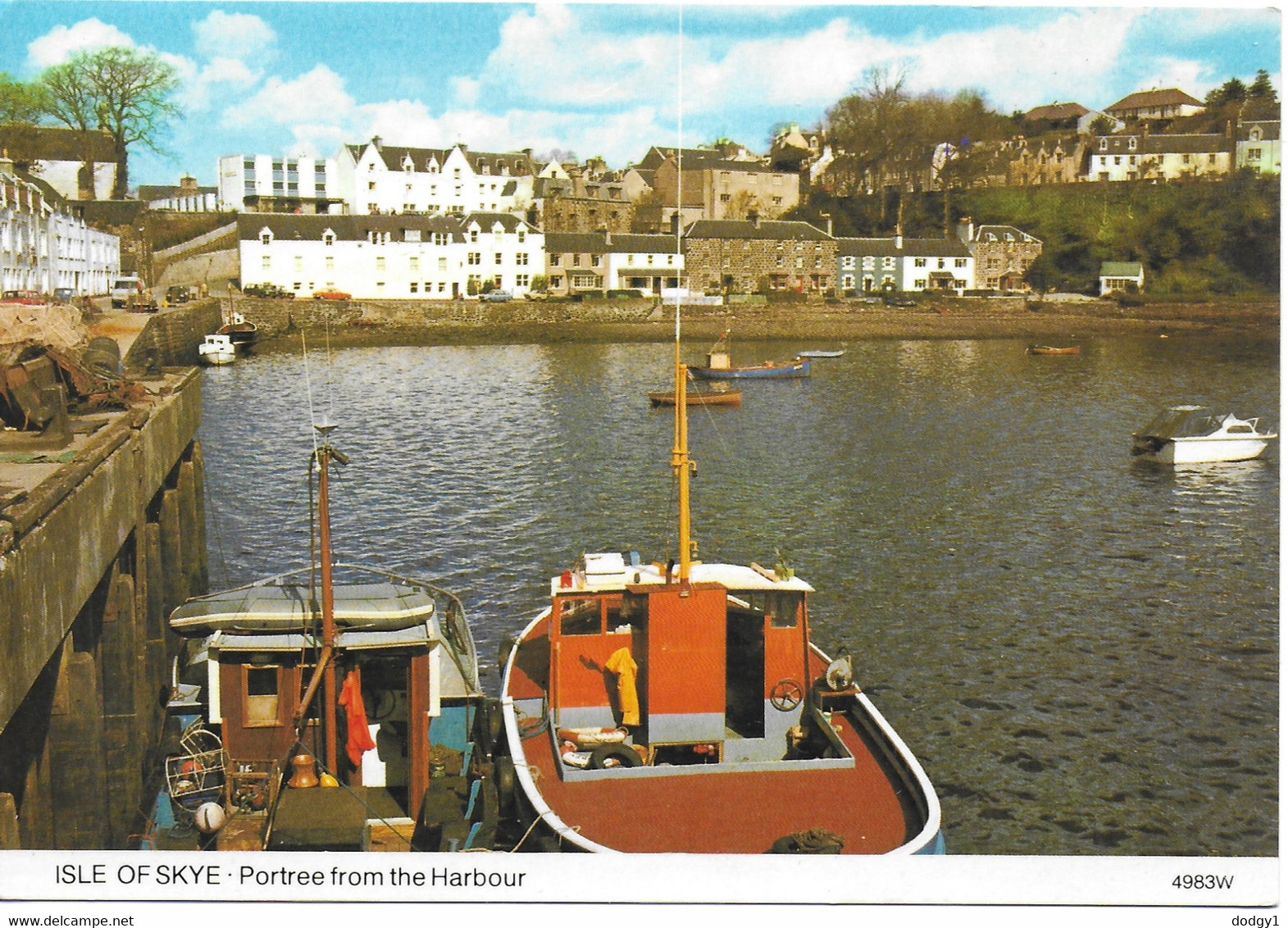 PORTREE HARBOUR, ISLE OF SKYE, SCOTLAND. UNUSED POSTCARD   Wd7 - Ross & Cromarty