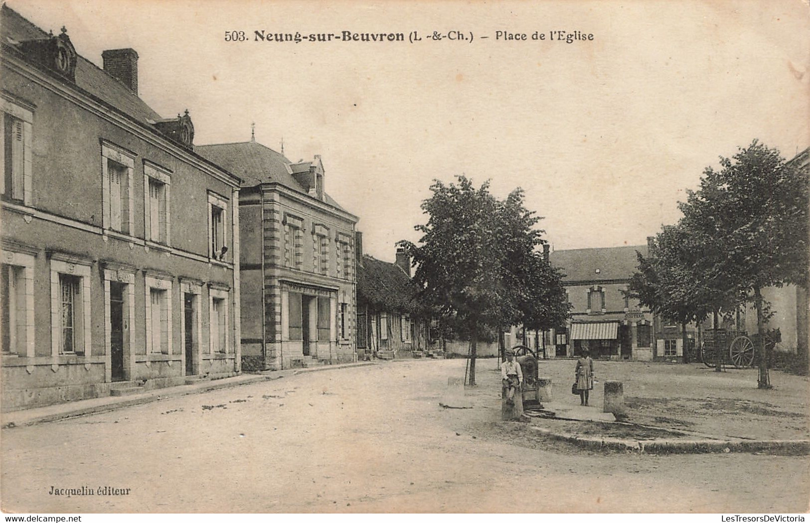 France - Neung Sur Beuvron - Place De L'église - Animé - Edit. Jacquelin - Fontaine - Carte Postale Ancienne - Romorantin