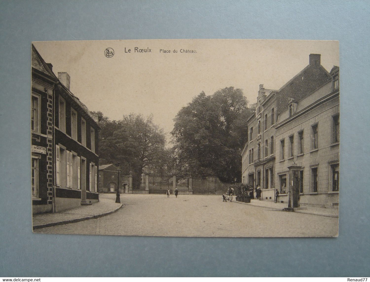 Le Roeulx - Place Du Château - Le Roeulx