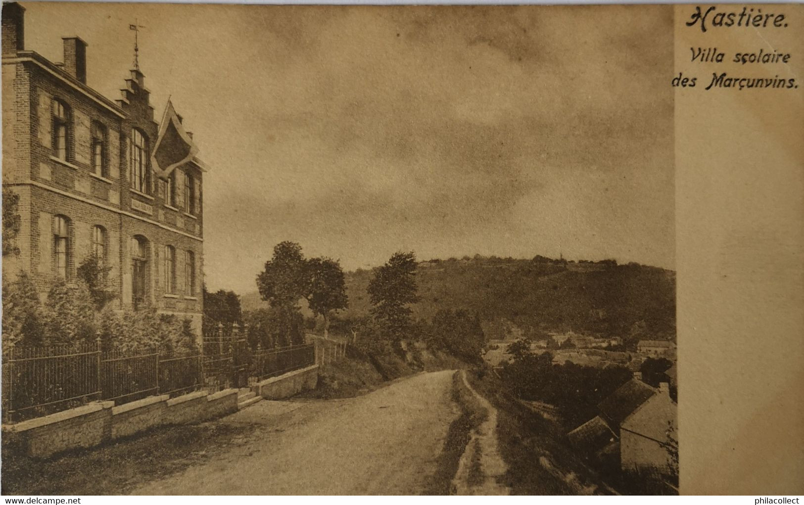 Hastiere // Villa Scolaire Des Marcunvins Ca 1900 Vuil Vlekkig - Hastiere