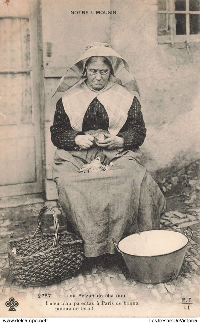 Folklore - Notre Limousin - Lou Peizan De Cha Nou - Epluchage De Pomme De Terre - Coiffe -  Carte Postale Ancienne - Personen