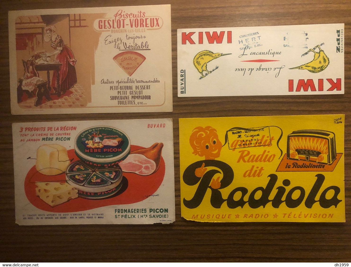 240 BUVARDS PUBLICITAIRES PUB COLLECTION LOT BISCOTTES VITTEL GAZ COGNAC DUNLOP CAISSE EPARGNE SAVERNE RADIO CHOCOLAT - Collections, Lots & Séries