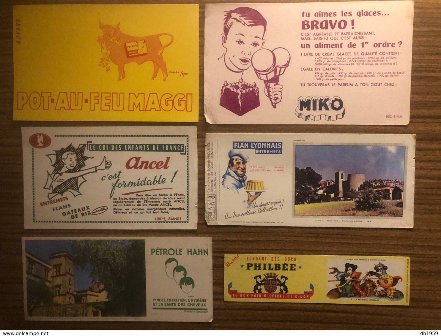 240 BUVARDS PUBLICITAIRES PUB COLLECTION LOT BISCOTTES VITTEL GAZ COGNAC DUNLOP CAISSE EPARGNE SAVERNE RADIO CHOCOLAT