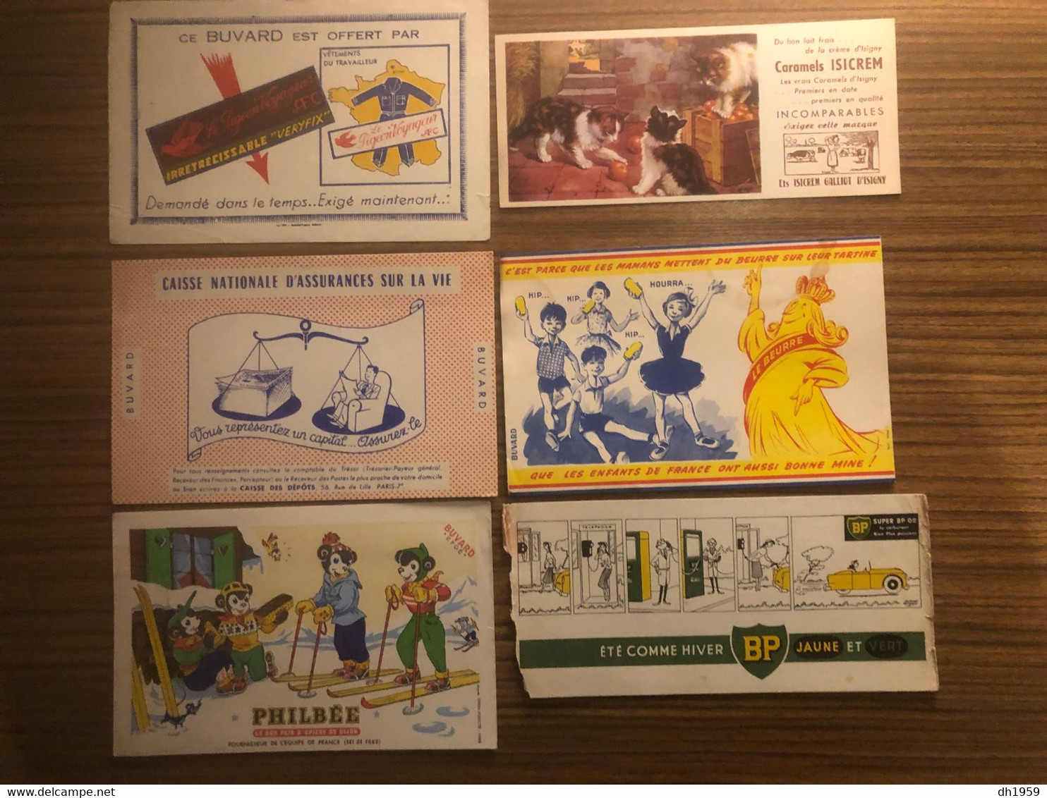 240 BUVARDS PUBLICITAIRES PUB COLLECTION LOT BISCOTTES VITTEL GAZ COGNAC DUNLOP CAISSE EPARGNE SAVERNE RADIO CHOCOLAT