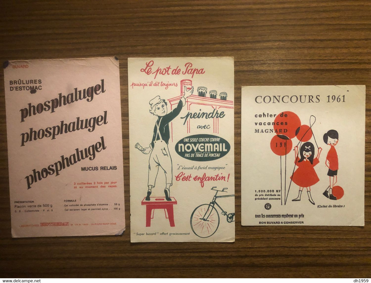 240 BUVARDS PUBLICITAIRES PUB COLLECTION LOT BISCOTTES VITTEL GAZ COGNAC DUNLOP CAISSE EPARGNE SAVERNE RADIO CHOCOLAT