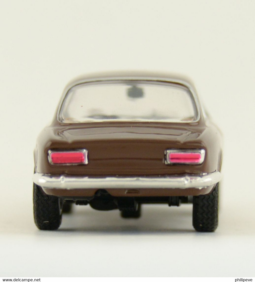 ALFA-ROMEO 1300 Junior  Coupé 1969 - SOLIDO 1:43