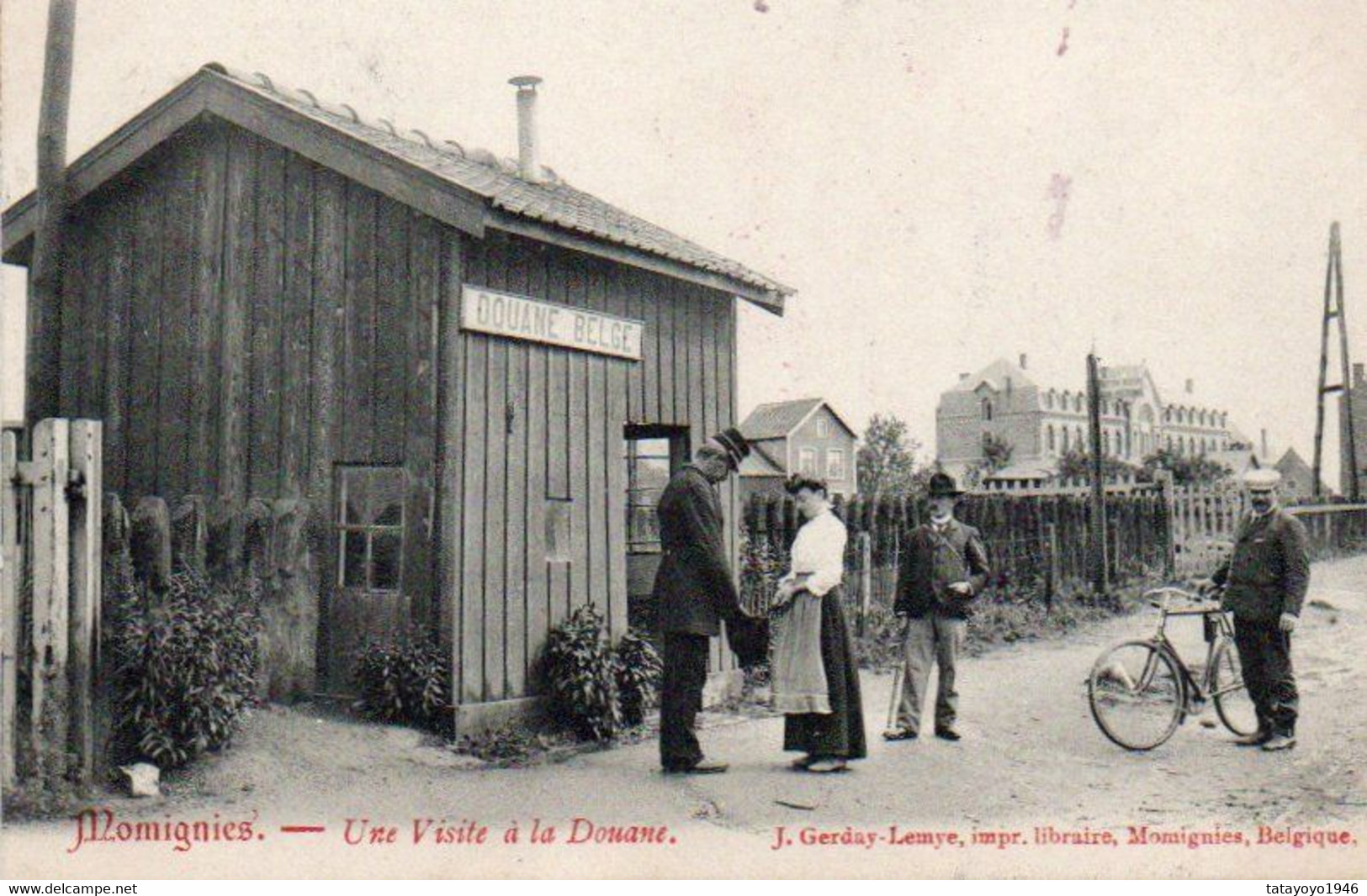 Momignies  Une Vue De La Douane  Bien Animée Cycliste Voyagé En 1909 - Momignies