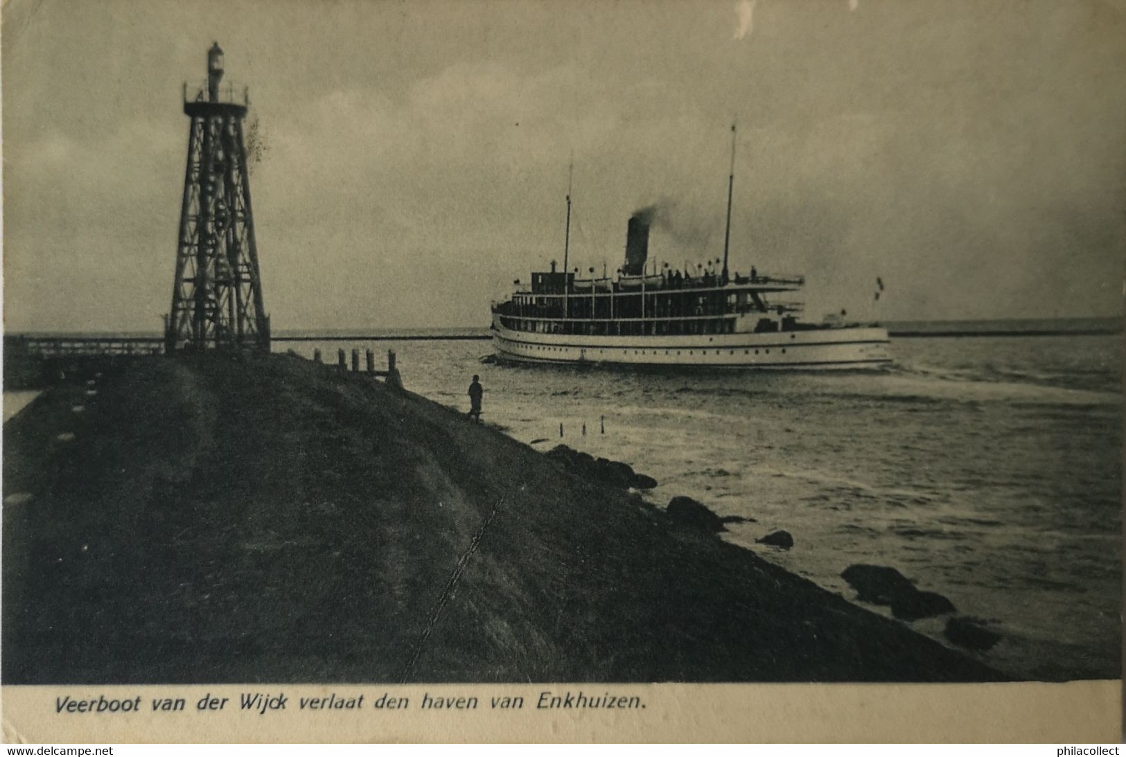 Enkhuizen //  Veerboot Van Der Wijck Verlaat Den Haven Van 19?? - Enkhuizen