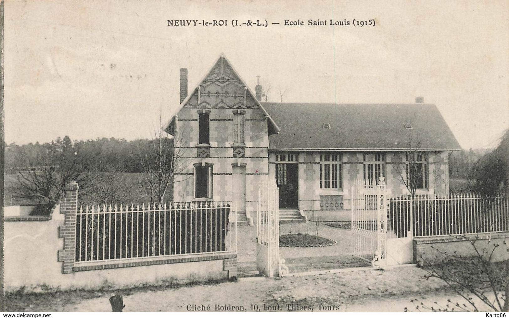 Neuvy Le Roi * Façade école St Louis * Groupe Scolaire 1915 - Neuvy-le-Roi