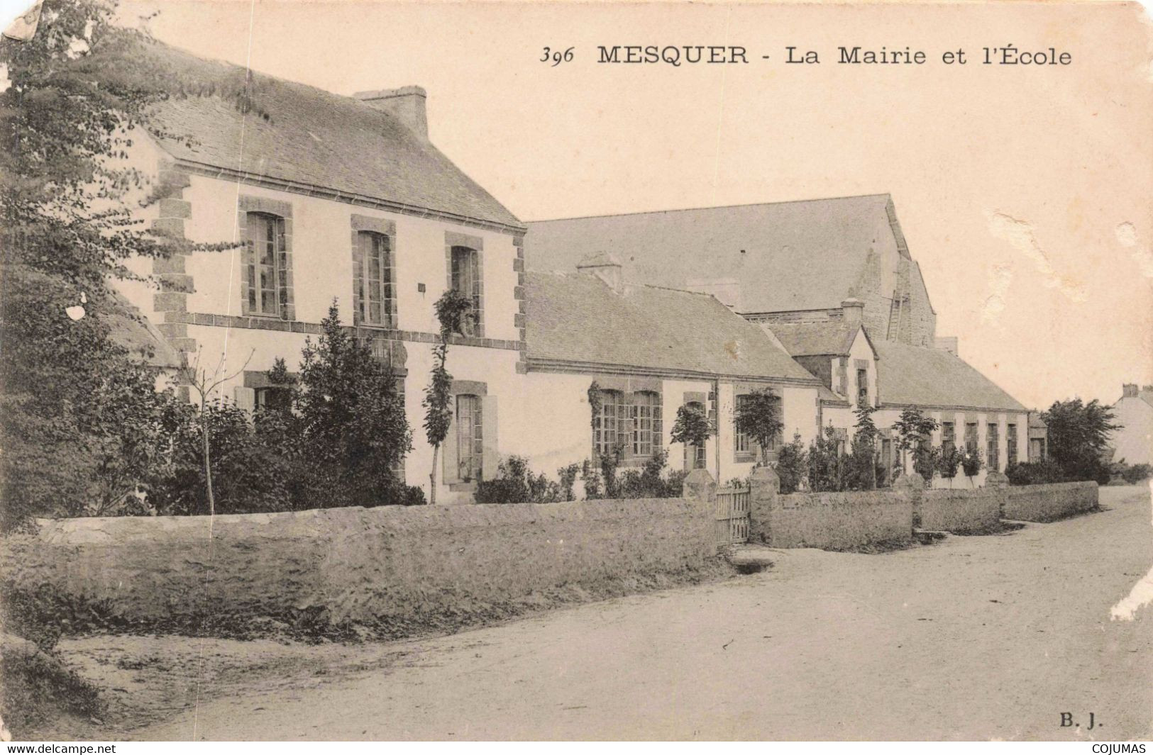 44 - MESQUER - S11205 - La Mairie Et L'Ecole - En L'état Pli - L1 - Mesquer Quimiac