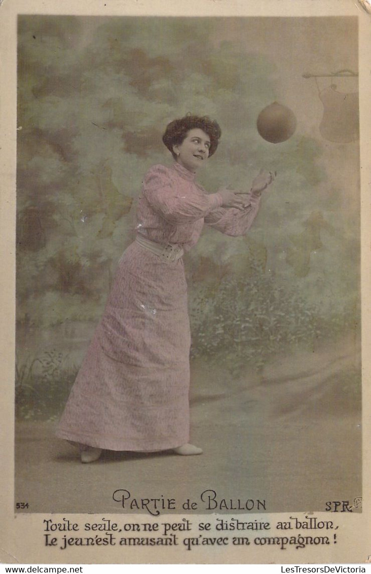 Fantaisie - Femme - Partie De Ballon - Femme Joue Au Ballon - Robe Rose - Carte Postale Ancienne - Femmes