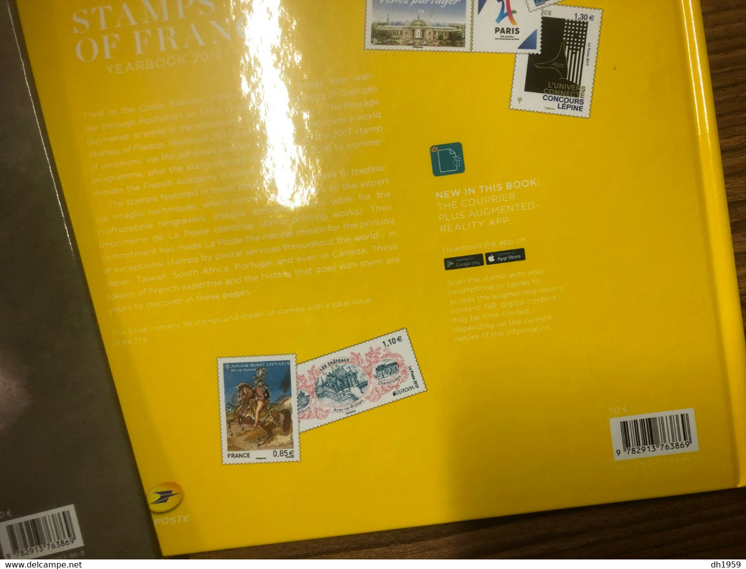 2017 COLLECTION YEARBOOK  POSTAGE STAMPS LE LIVRE DES TIMBRES FRANCE WITH STAMPS  PRIX DE POSTE PRICE 90 EURO JAHRBUCH