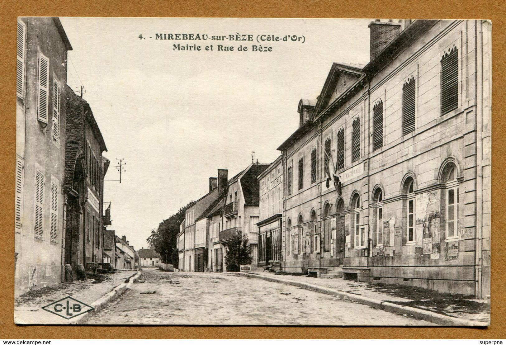 MIREBEAU-SUR-BEZE  (21) : " MAIRIE ET RUE DE BEZE " - Mirebeau