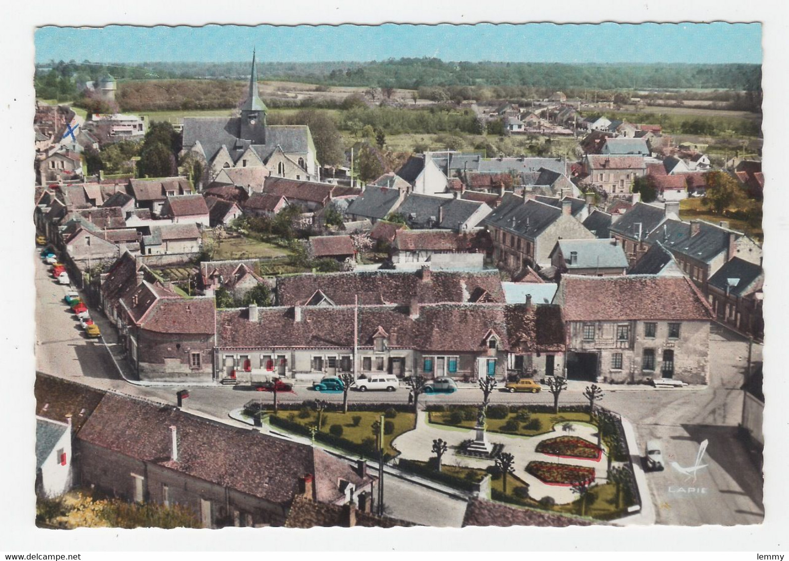 18 - CLÉMONT-SUR-SAULDRE - EN AVION AU-DESSUS... -  VUE AÉRIENNE PARTIELLE - CPSM DENTELÉE  - ED. LAPIE - Clémont