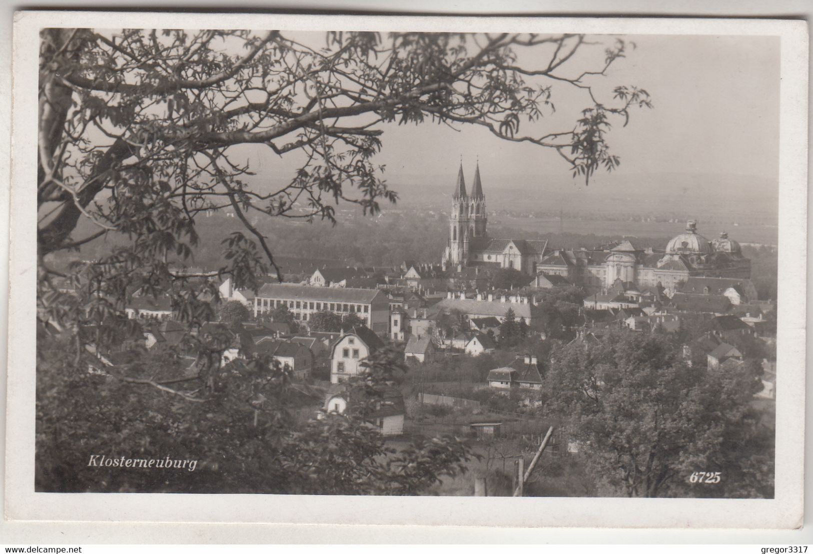 C5477) KLOSTERNEUBURG - Schöne S/W Ansciht über Häuser Auf Kirche ALT - Klosterneuburg