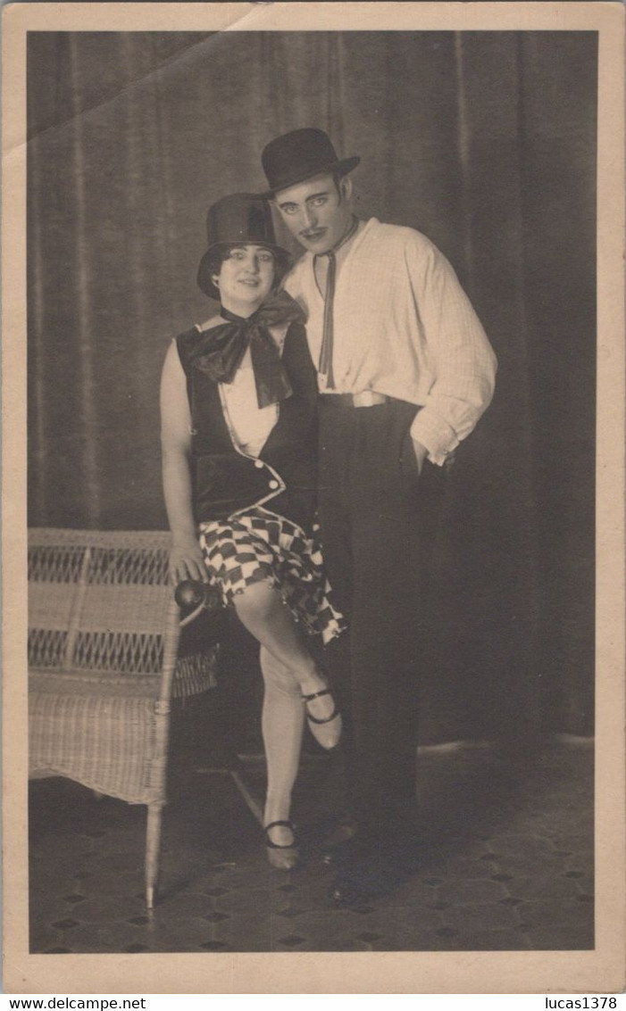 CABARET / JOLIE CARTE PHOTO / ANNEES 50.60 / COUPLE EN TENUE - Cabarets