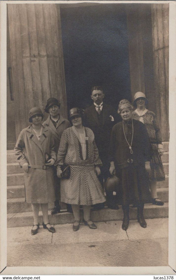 WIEN /  BELLE CARTE PHOTO / SORTIE DE MONUMENT 1930 - Églises