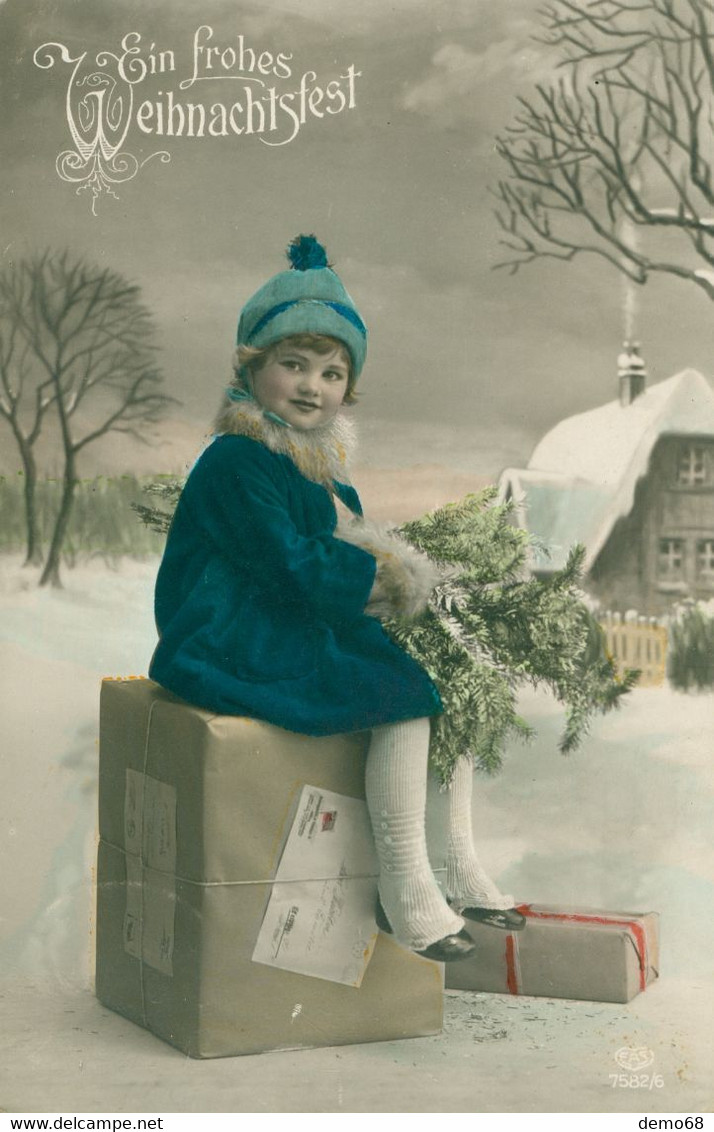 Fantaisie Vœux Noël Enfant Demoiselle Fille Paquet Cadeau Bouquet Sapin Neige Carte Suisse 1928 Superbe Projuventute - Autres & Non Classés