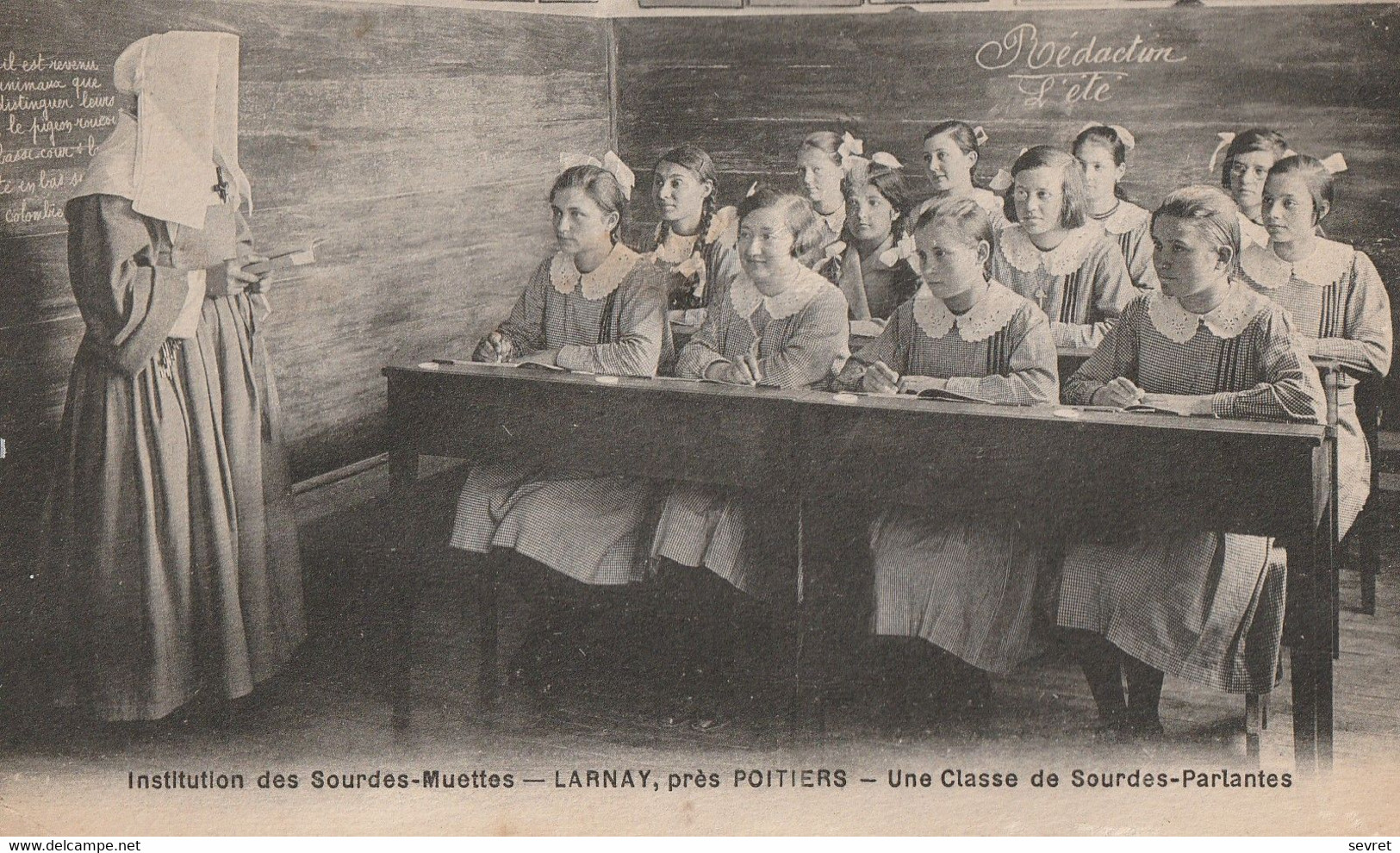 LARNAY. - Institution Des Sourdes-Muettes. Une Classe De Sourdes-Muettes - Ecoles