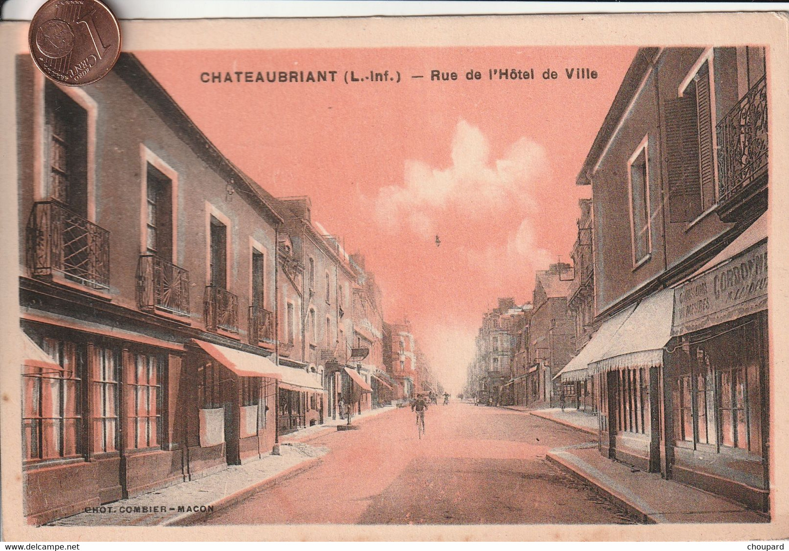 44 - Carte Postale Ancienne De CHATEAUBRIANT    Rue De L'Hotel De Ville - Châteaubriant