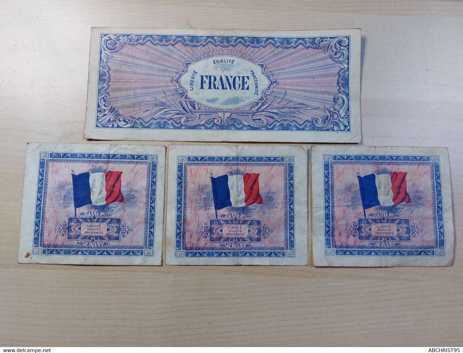 LOT DE 4 BILLETES SERIE 1944 (1OO FRCS N°5. 10 FRCS SANS N°. 5 FRCS SANS N° 2 FRCS SANS N°) - Ohne Zuordnung