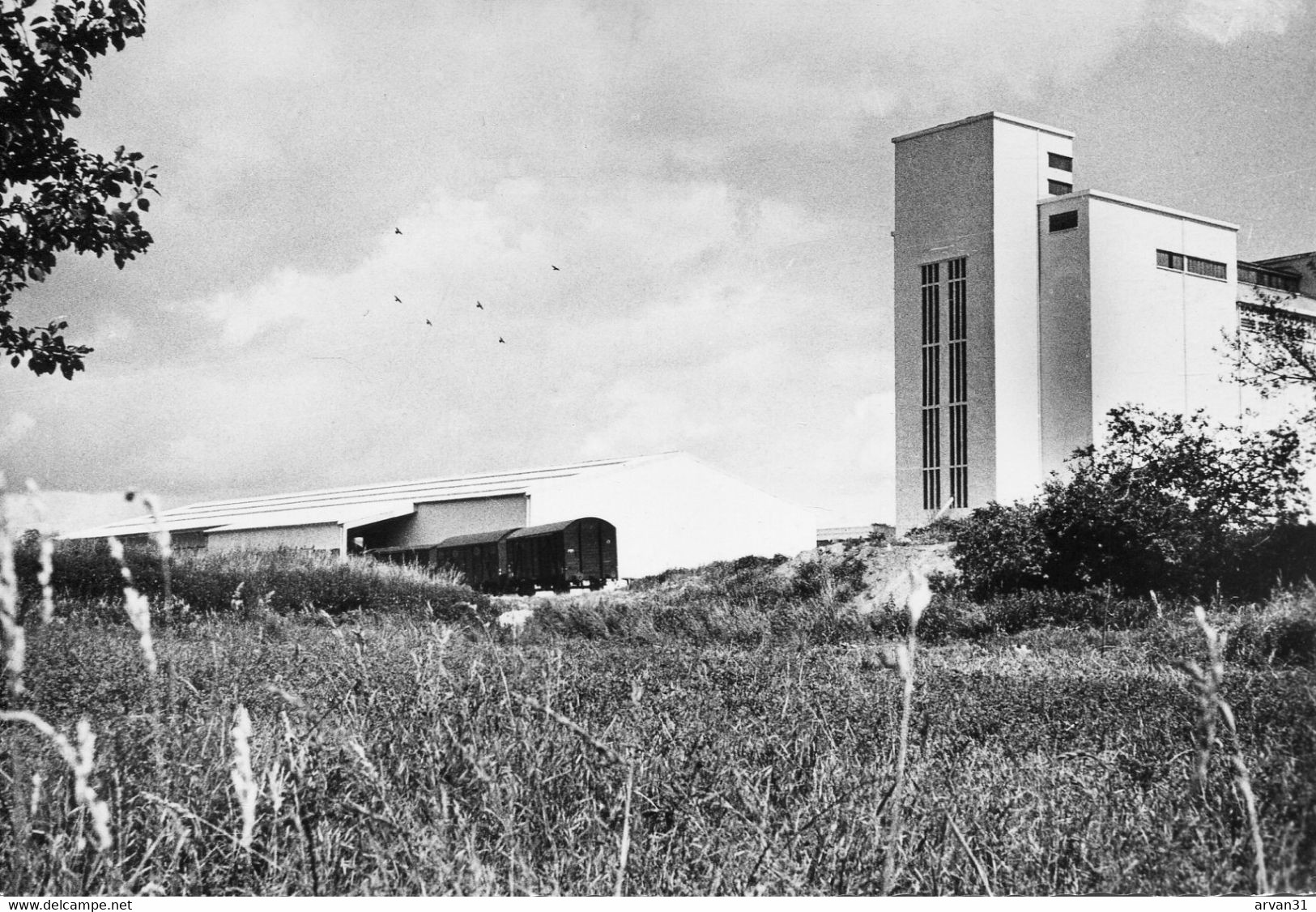 MIREBEAU - COOPERATIVE Des MAGASINS Et SILOS - - Mirebeau