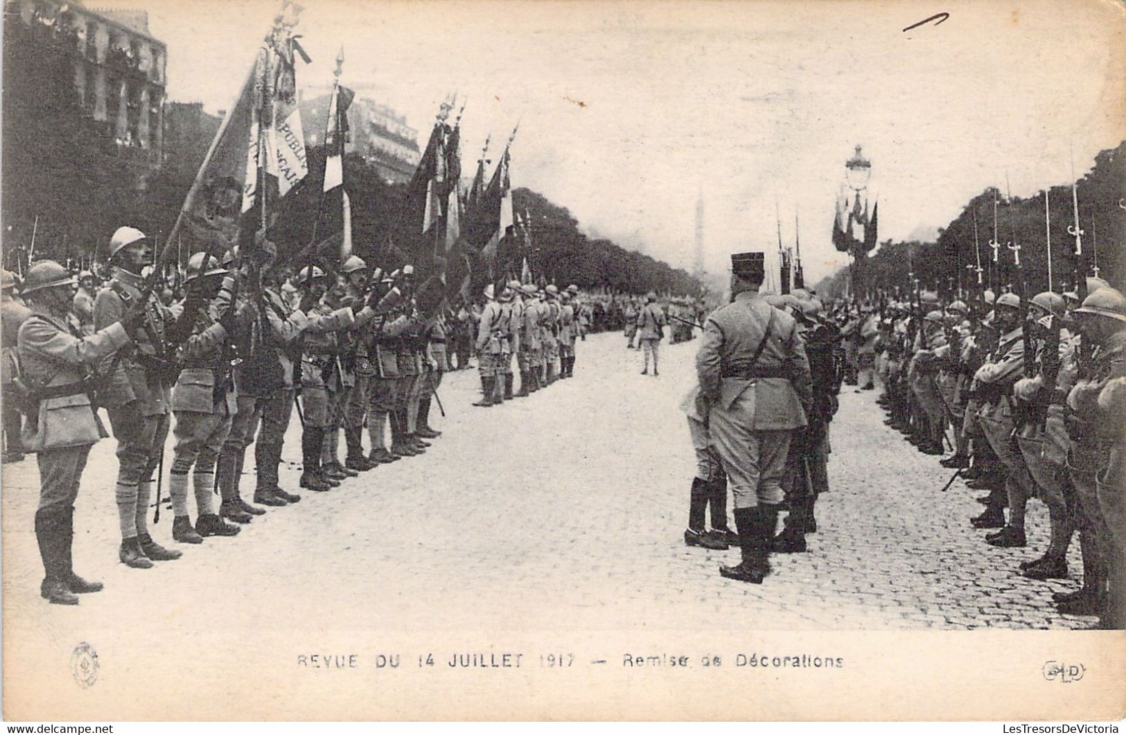 PARIS - Revue Du 14 Juillet 1917 - Remise De Décorations - Carte Postale Ancienne - Andere & Zonder Classificatie