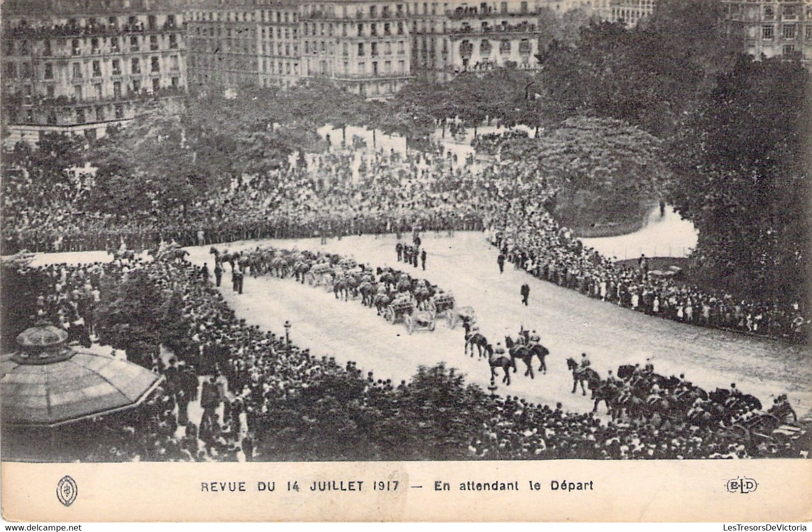 PARIS - Revue Du 14 Juillet 1917 - En Attendant Le Départ - Carte Postale Ancienne - Andere & Zonder Classificatie