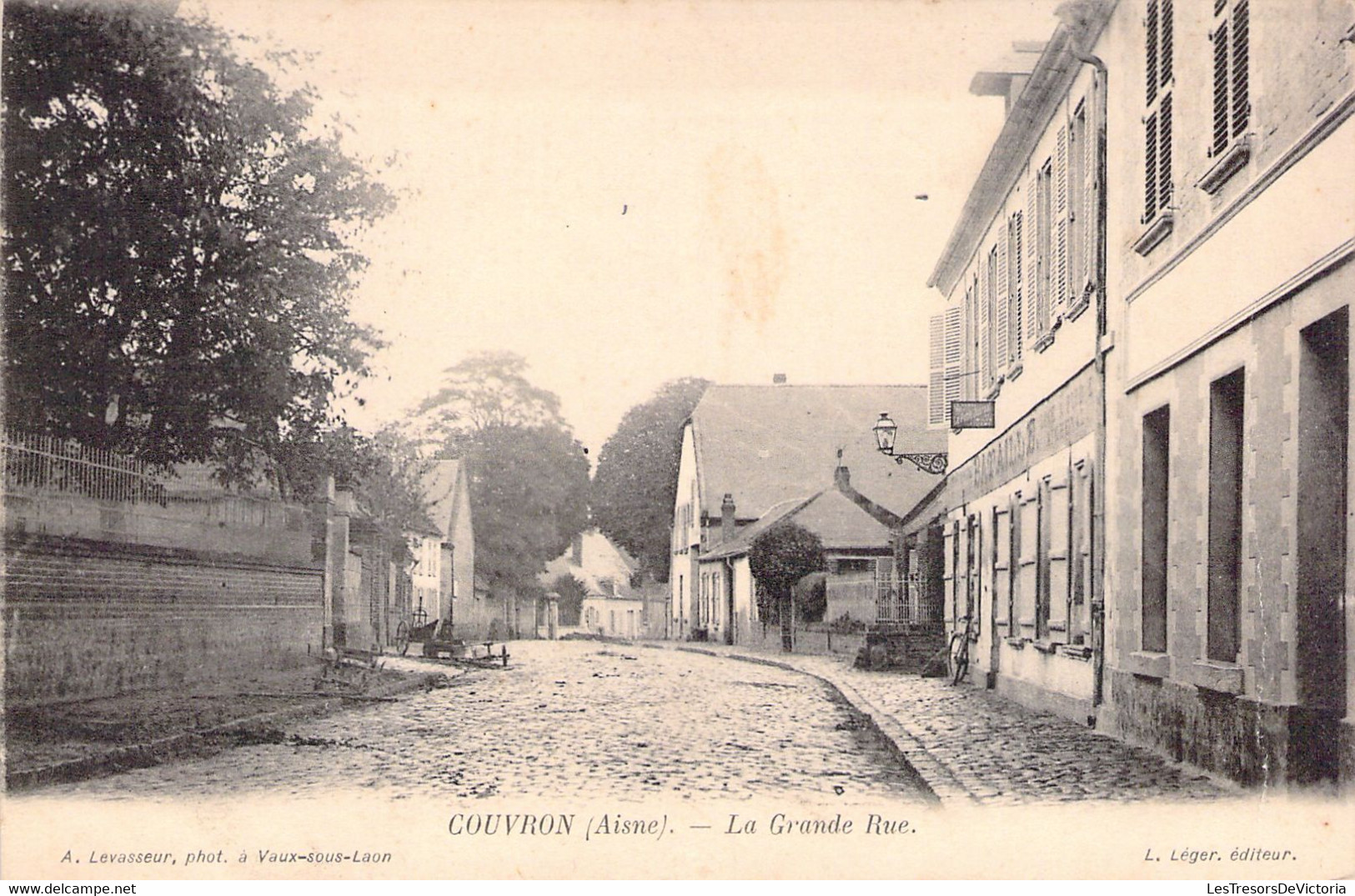 FRANCE - 02 - COUVRON - La Grande Rue - L Léger éditeur - Carte Postale Ancienne - Autres & Non Classés