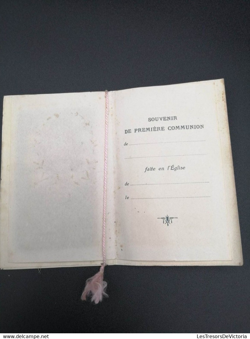 Carte Brodée - Souvenir De 1re Communion - Fleur - Croix - Paillettes - Carte Postale Ancienne - Bordados
