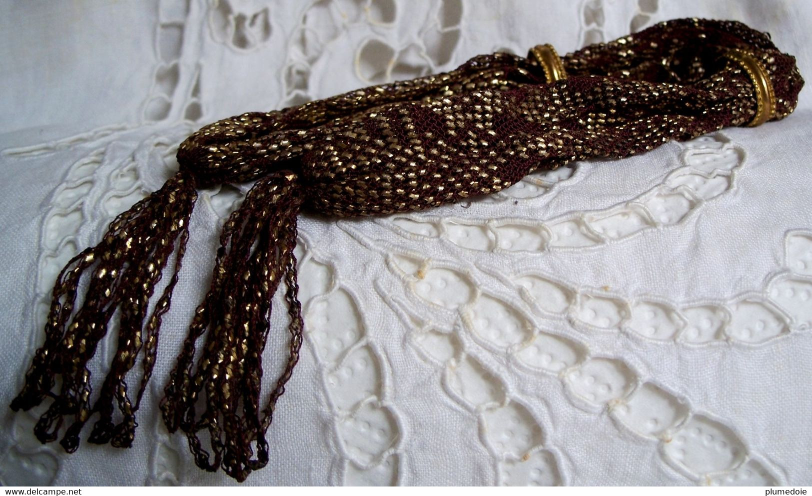 XIX ° BOURSE PORTE LOUIS D OR . TISSU  BRODERIE PERLES D ACIER . ANTIQUE PURSE EMBROIDERY METAL PEARL - Spitzen Und Stoffe