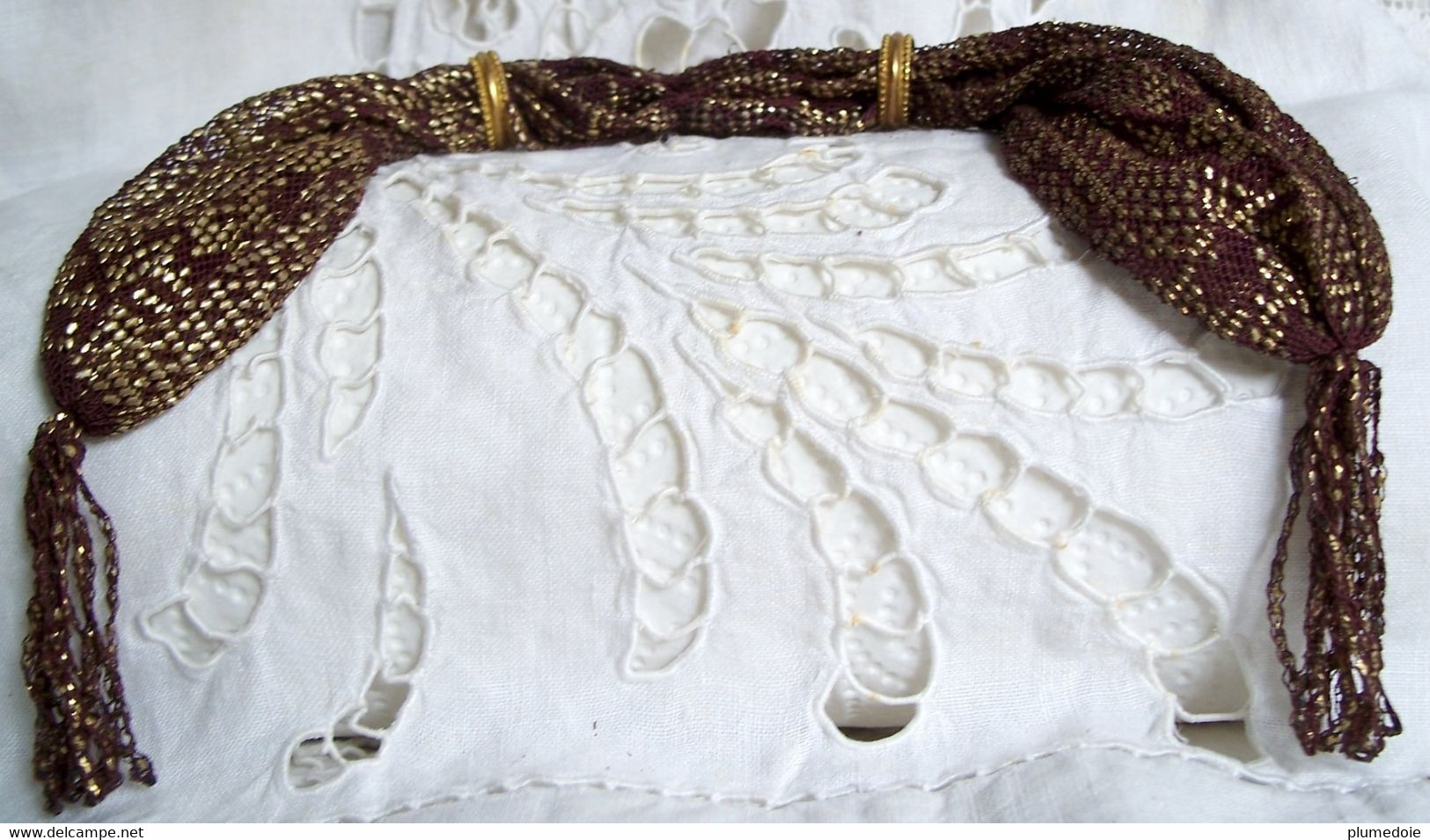 XIX ° BOURSE PORTE LOUIS D OR . TISSU  BRODERIE PERLES D ACIER . ANTIQUE PURSE EMBROIDERY METAL PEARL