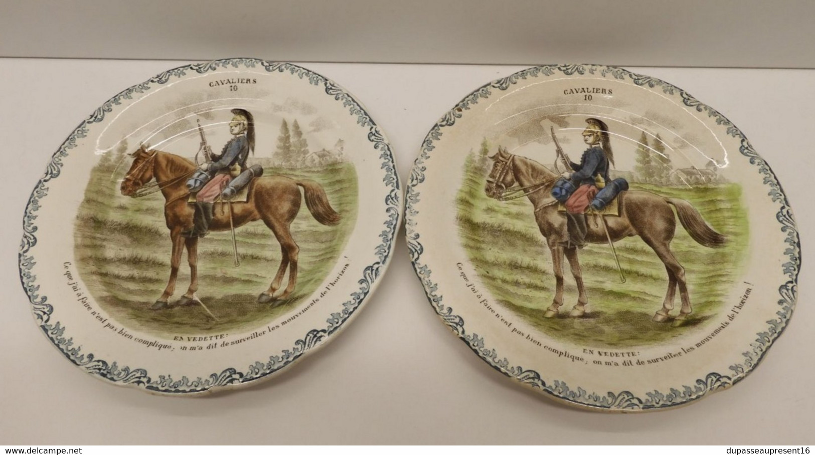 *2 ASSIETTES HB & Cie Terre De Fer CAVALIERS N° 10 CHOISY Le ROI COLLECTION   E - Choisy Le Roi (FRA)