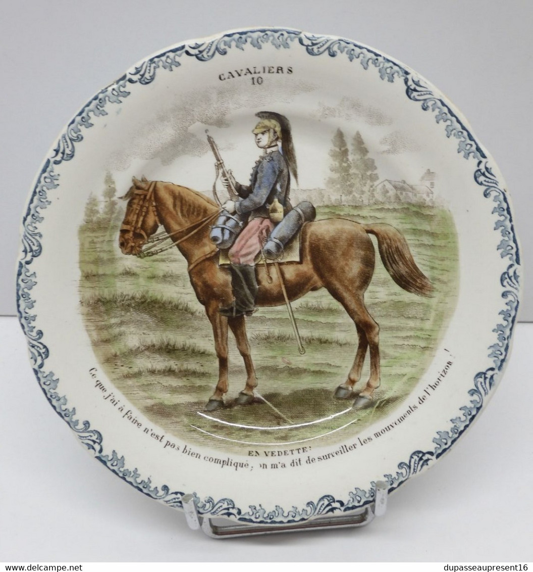 *2 ASSIETTES HB & Cie Terre De Fer CAVALIERS N° 10 CHOISY Le ROI COLLECTION   E - Choisy Le Roi (FRA)