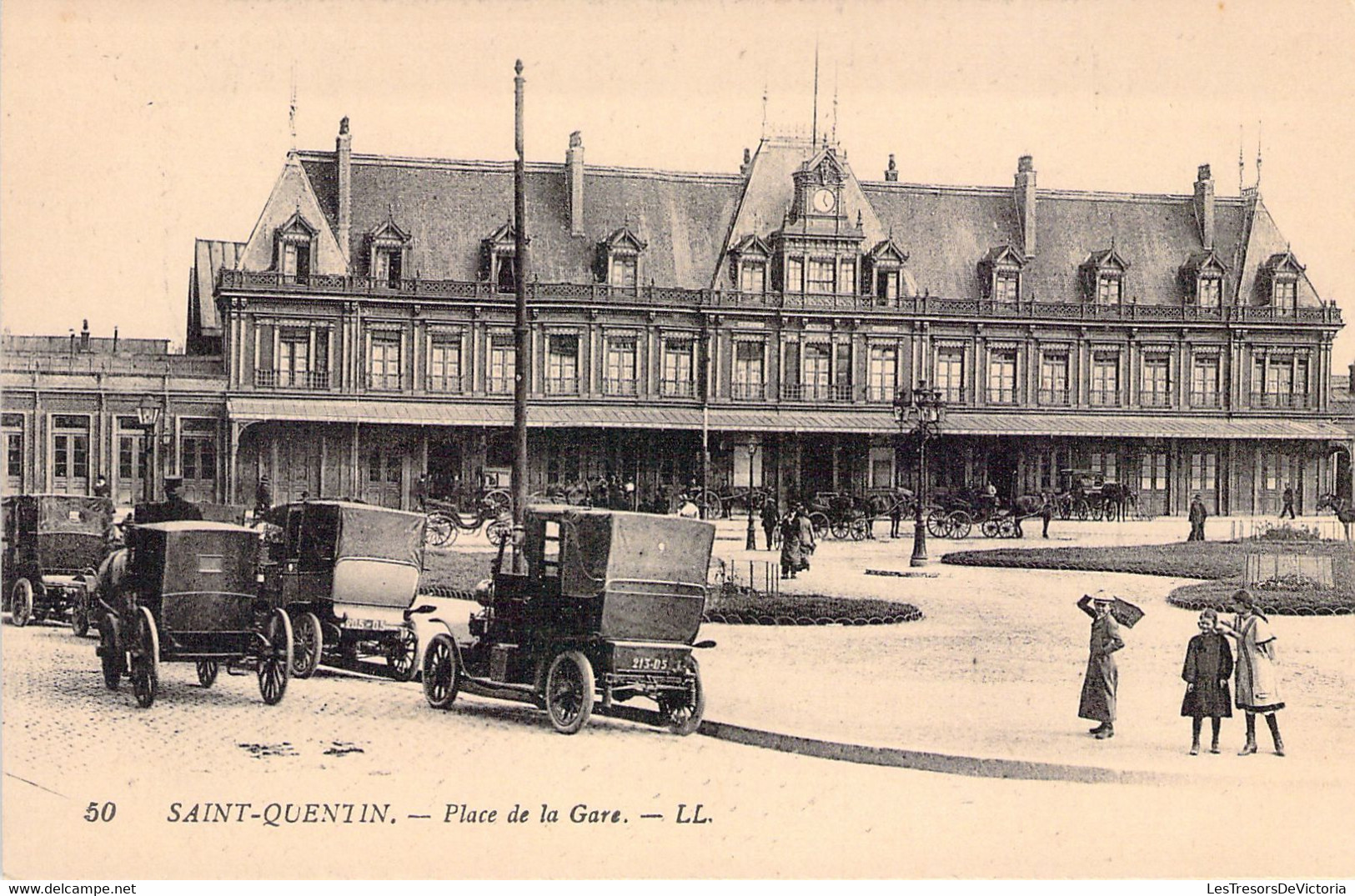 France - 02 - ST QUENTIN - Place De La Gare - Voiture - LL - Carte Postale Ancienne - Saint Quentin