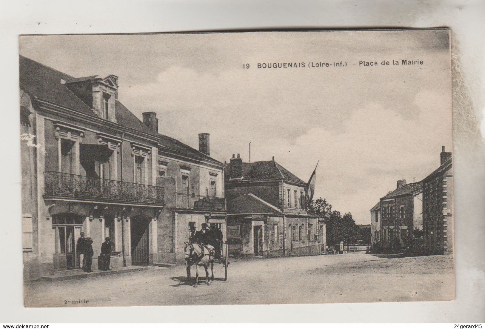 CPSM BOUGUENAIS (Loire Atlantique) - Place De La Mairie - Bouguenais