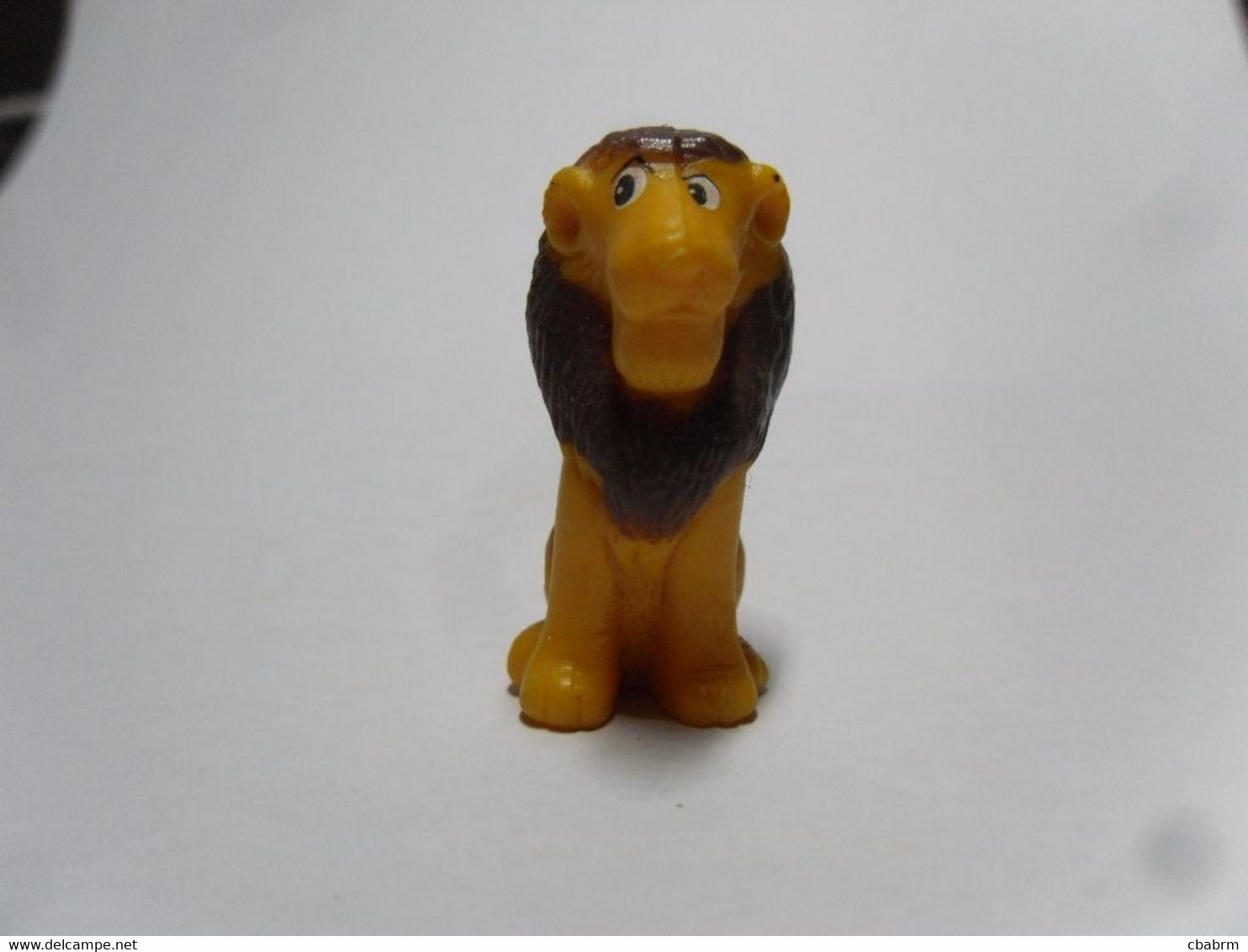 Figurine Petit Jouet LION Le ROI DE LA FORET - Andere & Zonder Classificatie