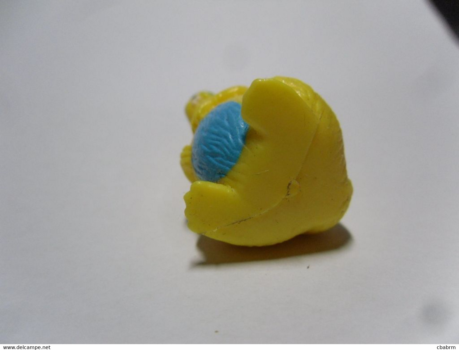 Figurine petit jouet CASTOR jaune et bleu
