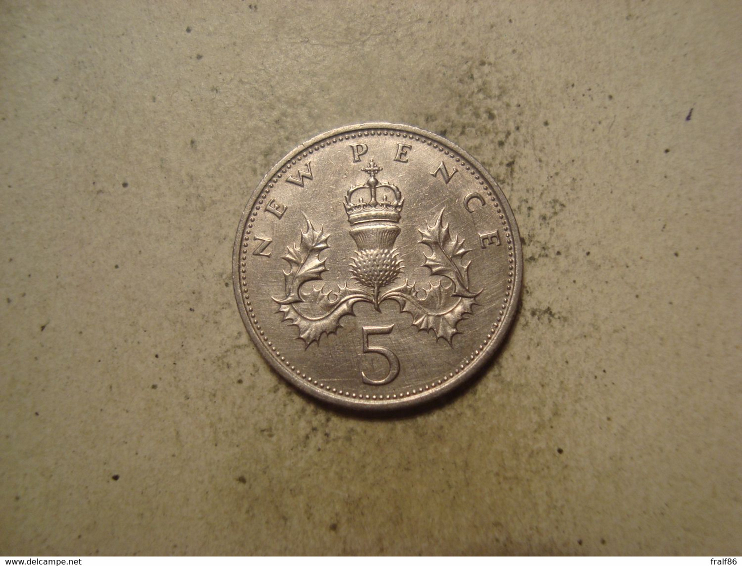 MONNAIE GRANDE BRETAGNE 5 NEW PENCE 1969 - 5 Pence & 5 New Pence