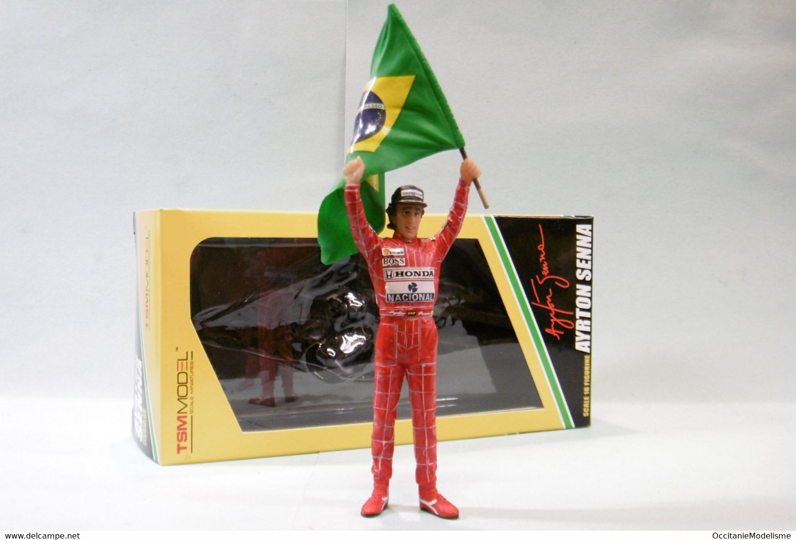 TSM Model TrueScale - Figurine AYRTON SENNA Drapeau Brésil F1 Formule 1 BO 1/18 - Altri & Non Classificati