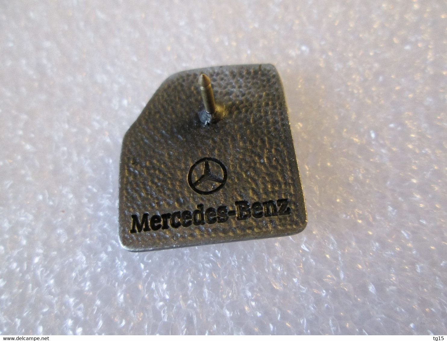 PIN'S    FOURGON MERCEDES-BENZ   SPRINTER  IAA 2000 - Mercedes