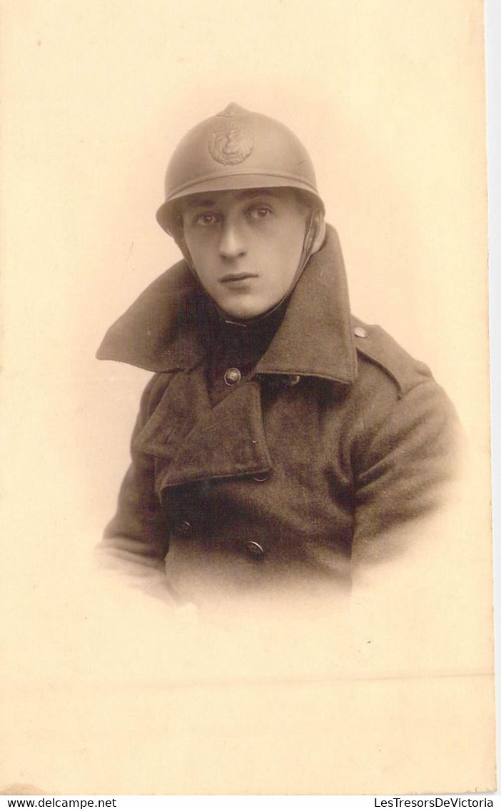 Photographie - Militaria - Uniforme - Militaire - Portrait - Casque - Carte Postale Ancienne - Photographs