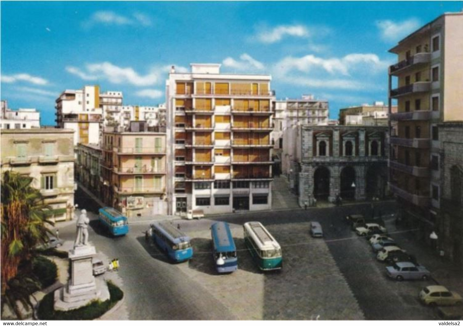 MOLFETTA - BARI - PIAZZA VITTORIO EMANUELE - BUS / AUTOBUS / CORRIERA / TRAM - AUTO - MONUMENTO - 1972 - Molfetta