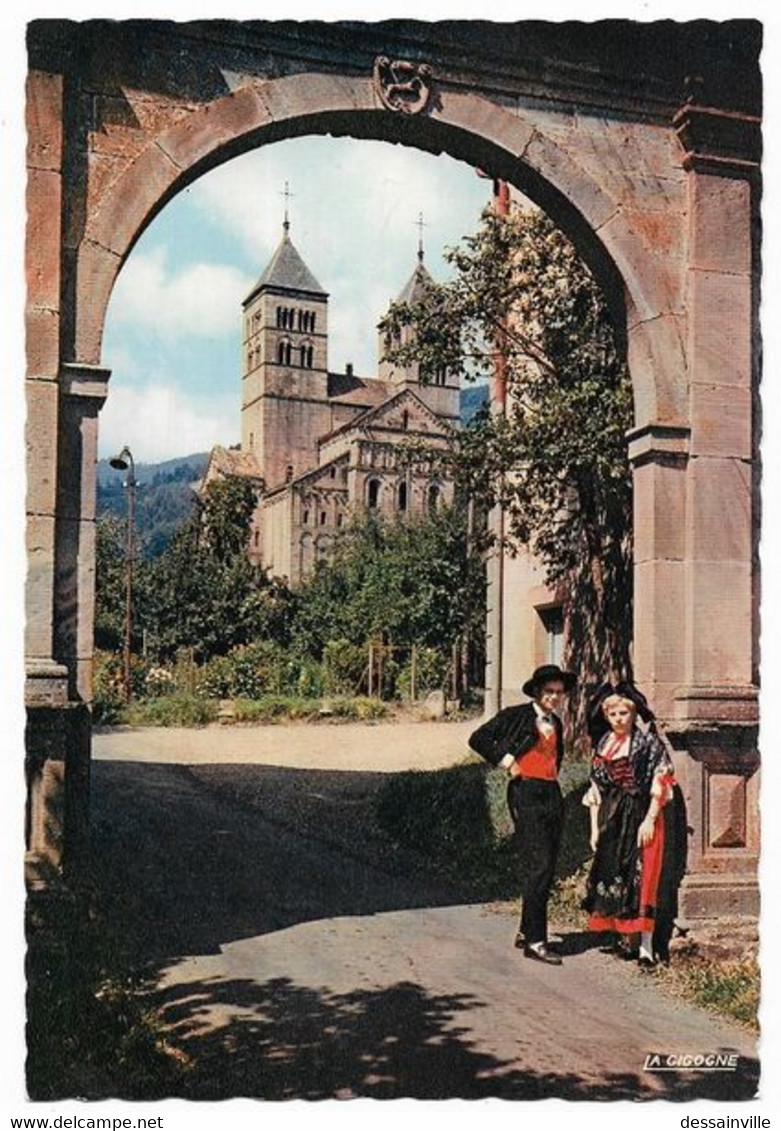 HAUT-RHIN MURBACH - L'abbaye Avec Costumes Alsaciens - Murbach