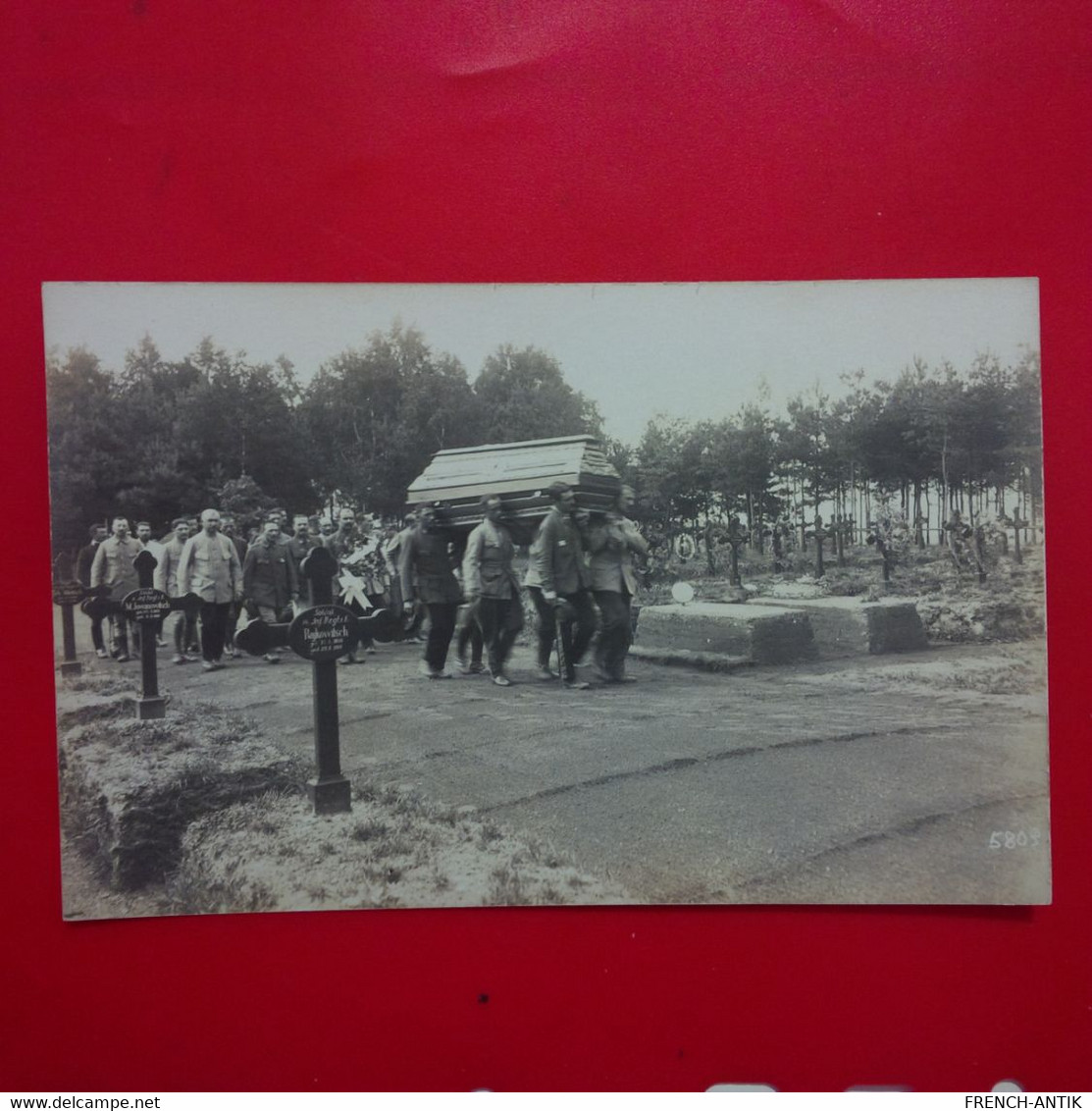 CARTE PHOTO CAMP KONIGSBRUCK SOLDAT PRISONNIER ENTERREMENT - Weltkrieg 1914-18