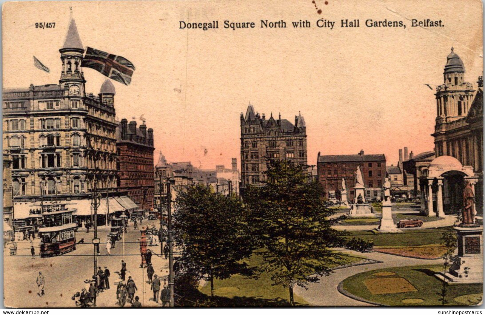 Northern Ireland Belfast Donegall Square With City Hall Gardens - Belfast