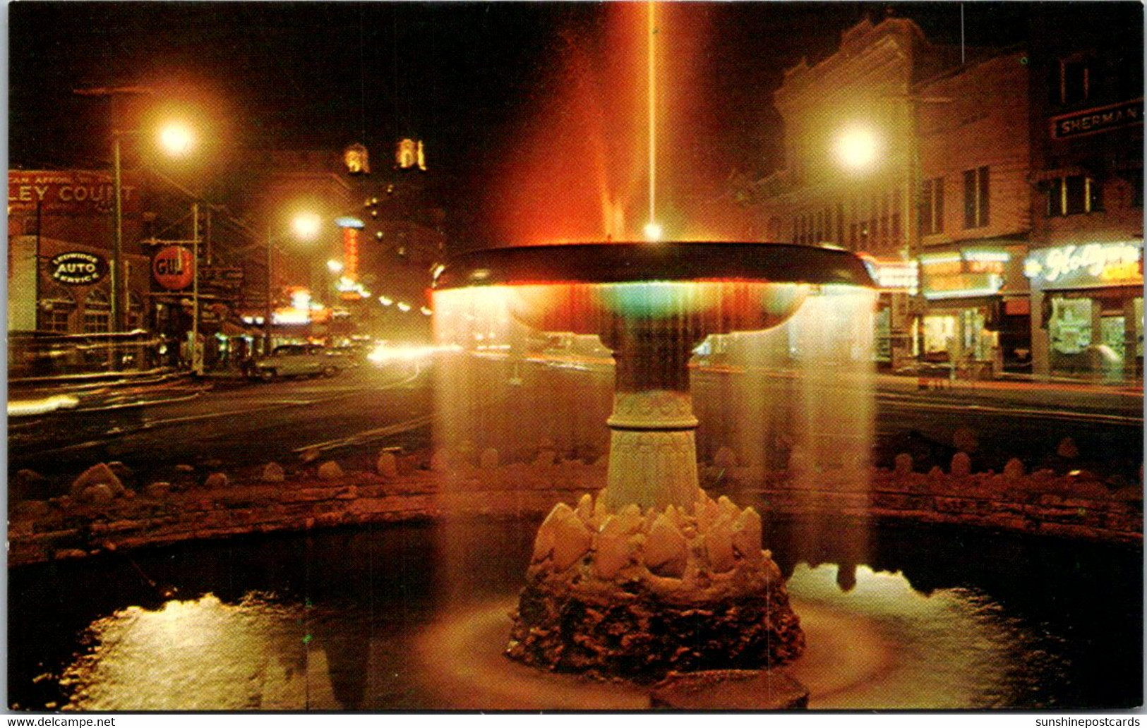 Arkansas Hot Springs Night View Showing The Fountain And Central Avenue - Hot Springs