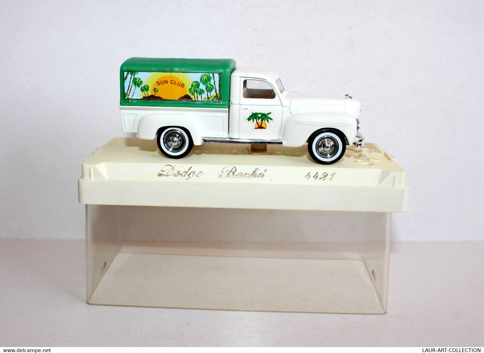 SOLIDO AGE D'OR - DODGE BACHE 4421, SUN CLUB - MINIATURE 1/43 VOITURE AUTOMOBILE - MODELE REDUIT DE COLLECTION (2502.52) - Solido