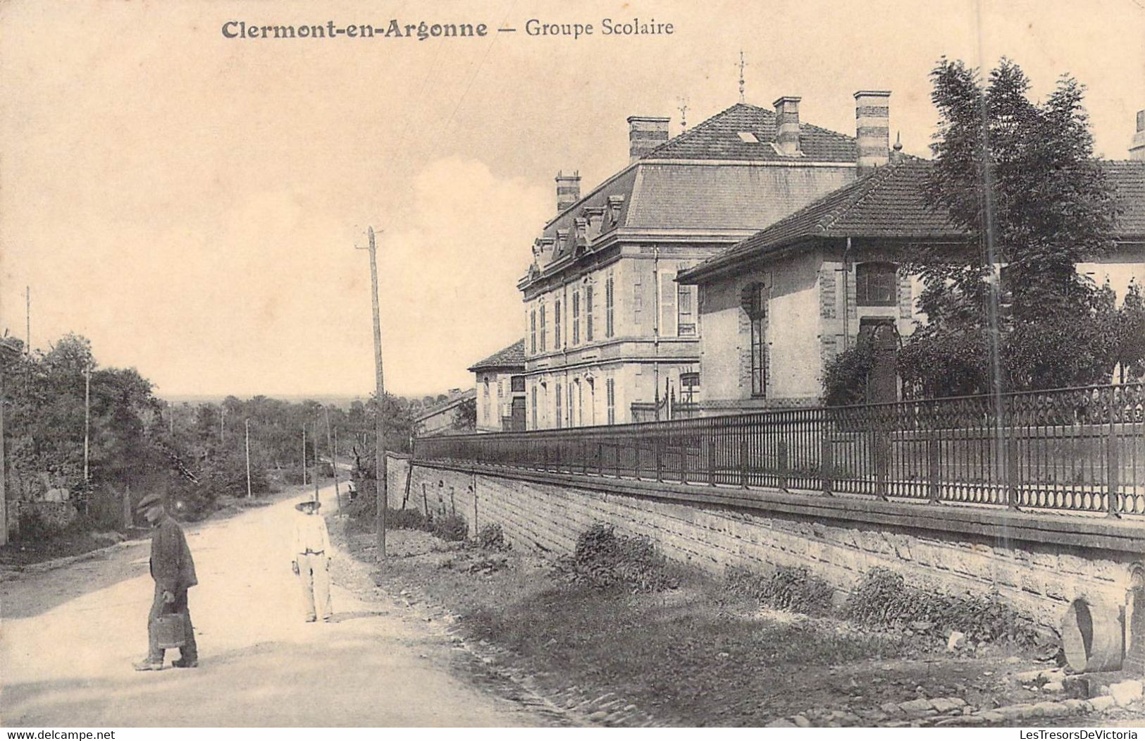 FRANCE - 55 - Clermont-en-Argonne - Groupe Scolaire - Ecole - Carte Postale Ancienne - Clermont En Argonne